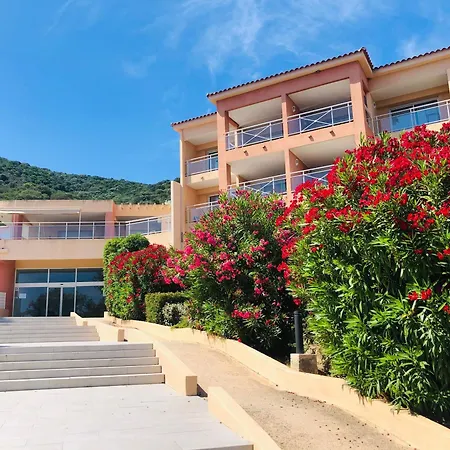 Tres Bel Avec Piscine En Bord De