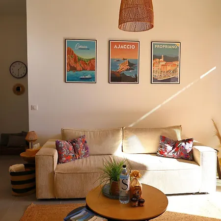 Confort Et Serenite, 2 Chambres, Piscine, Lägenhet