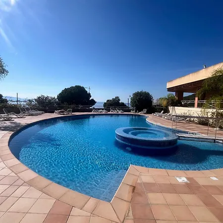 Apartmán Bel Avec Piscine En Bord De *