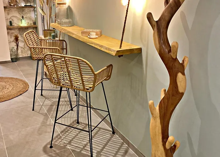 Bel Avec Piscine En Bord De Apartment