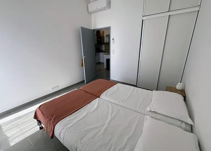 Bel Avec Piscine En Bord De Apartment